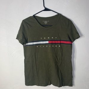 Women’s Tommy Hilfiger T-shirt. Size: Small